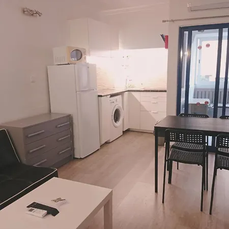 One Bedroom West - Tower B 아파트 *