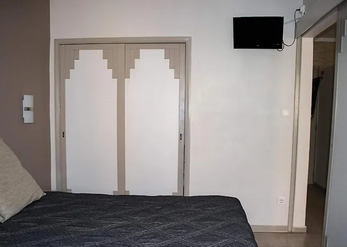 One Bedroom West - Tower B *